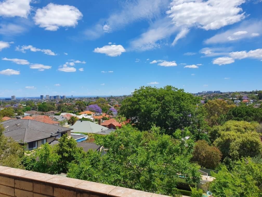 18/5 Western Crescent, Gladesville Sold by Cassidy Real Estate - image 1