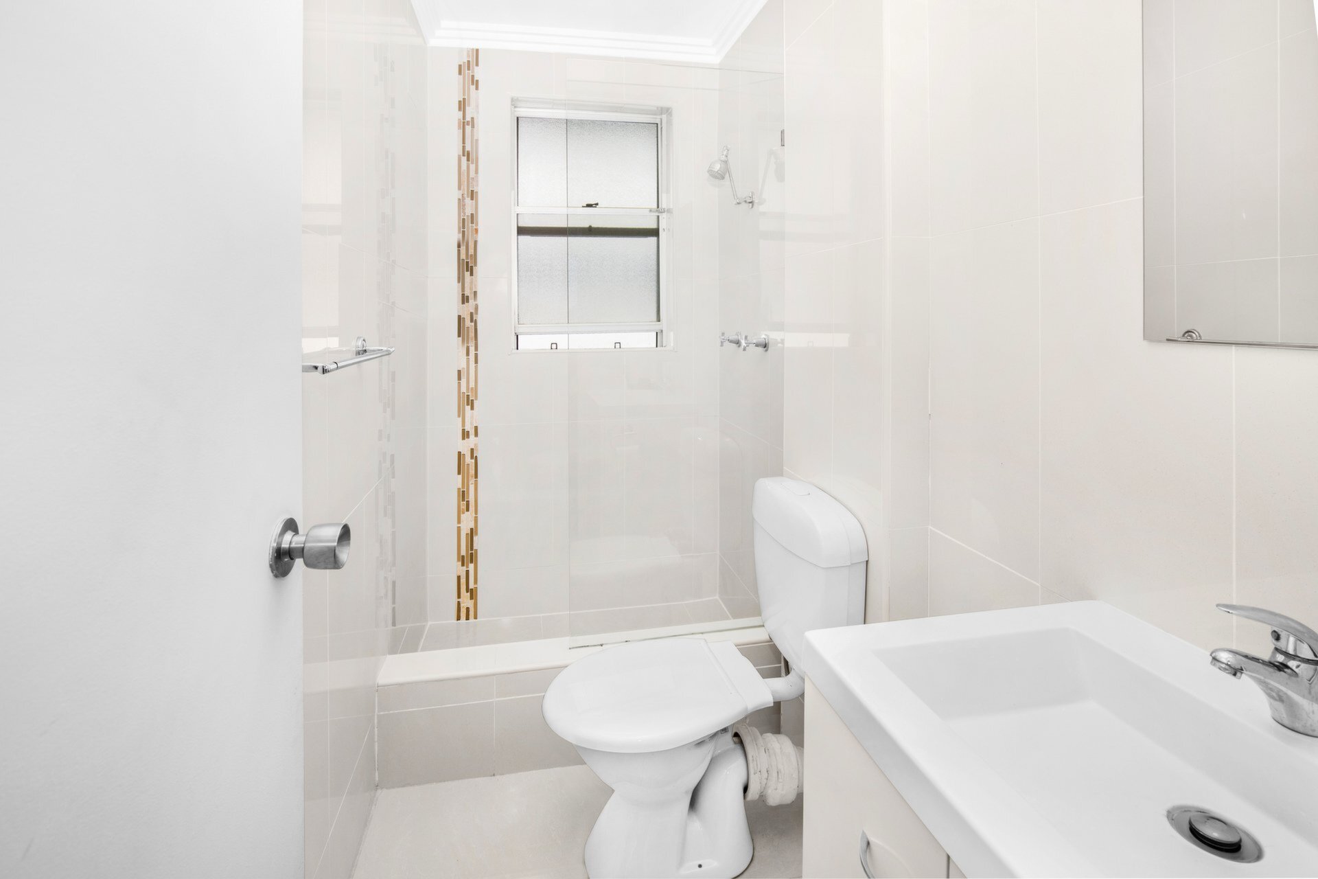 18/5 Western Crescent, Gladesville Sold by Cassidy Real Estate - image 1