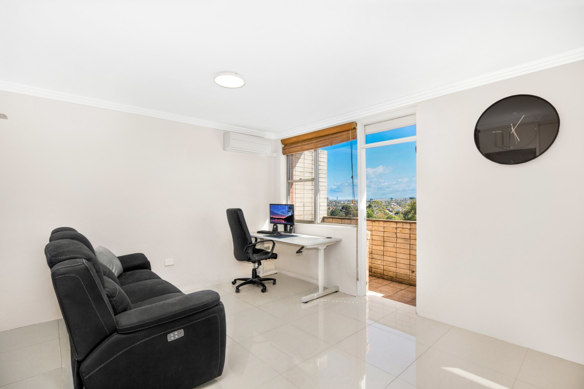 18/5 Western Crescent, Gladesville Sold by Cassidy Real Estate - image 1