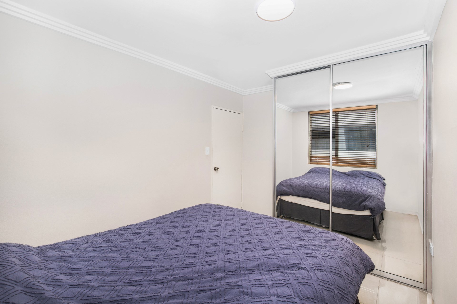 18/5 Western Crescent, Gladesville Sold by Cassidy Real Estate - image 1