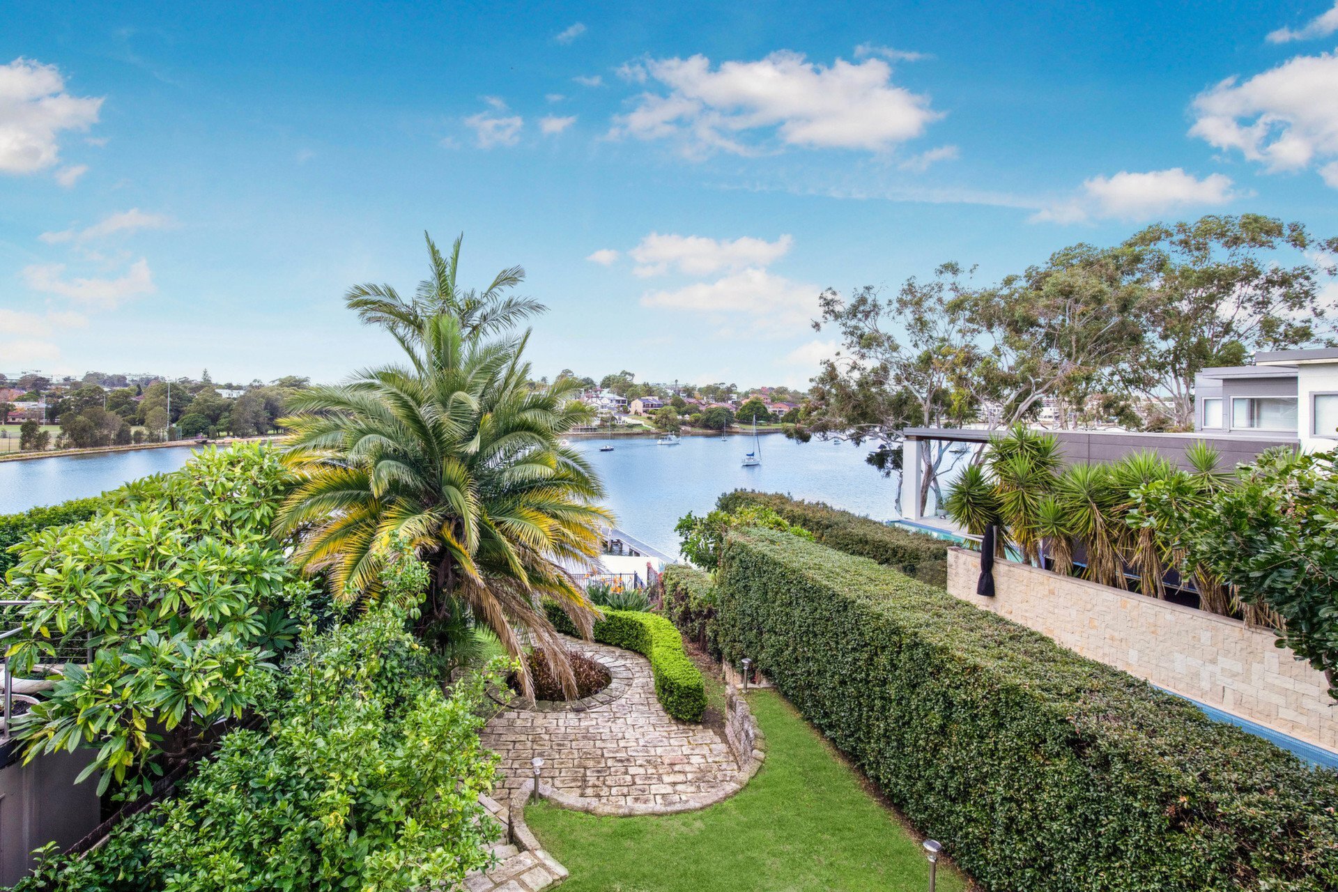 2 Jetty Road, Putney Sold by Cassidy Real Estate - image 1