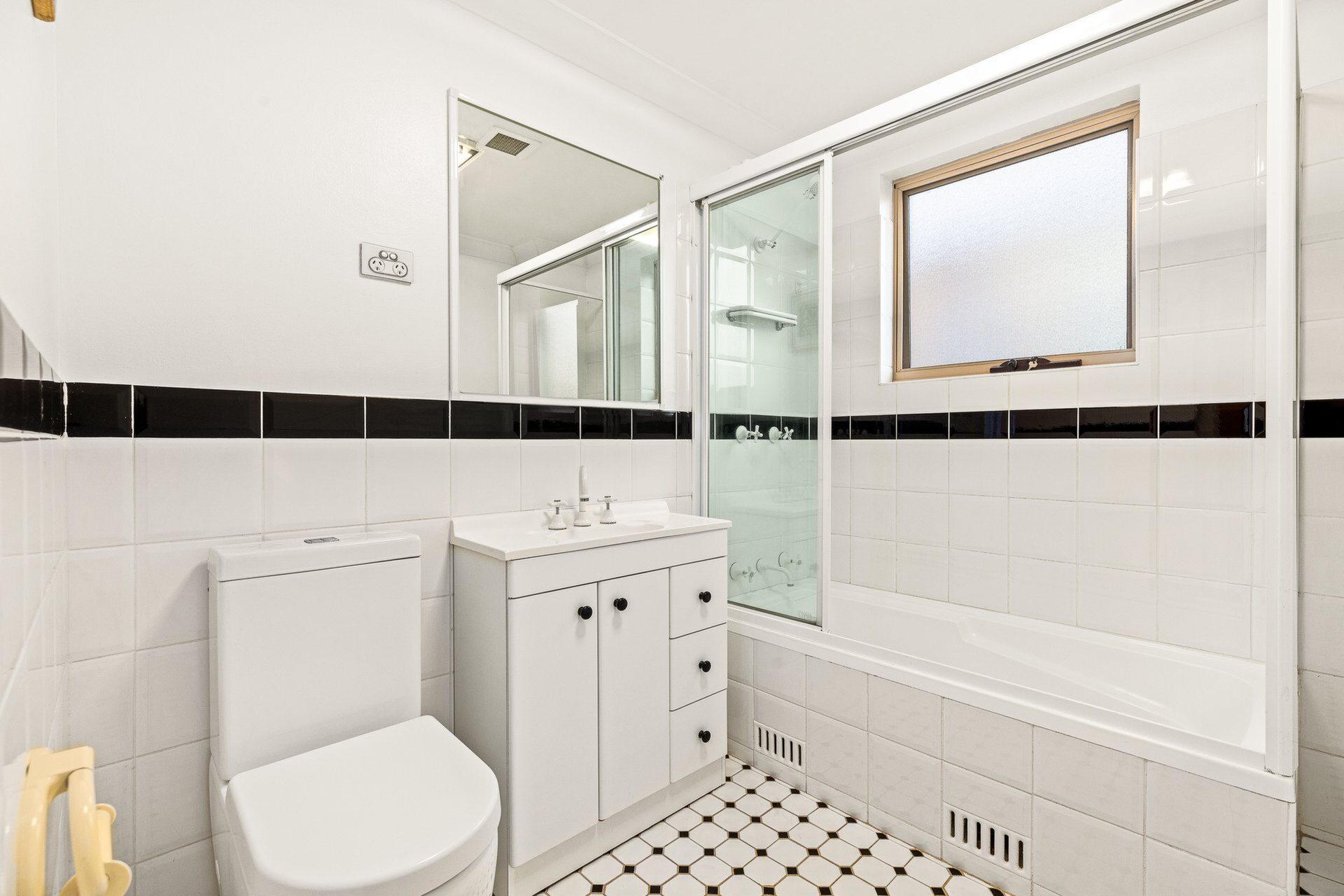 5/9 Linsley Street, Gladesville Sold by Cassidy Real Estate - image 1