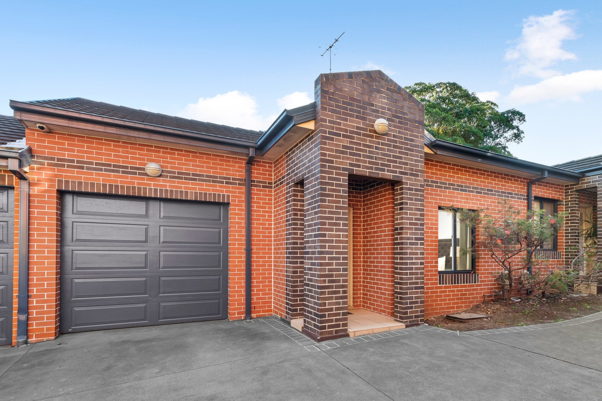 2/105 Constitution Road West, West Ryde Sold by Cassidy Real Estate - image 1