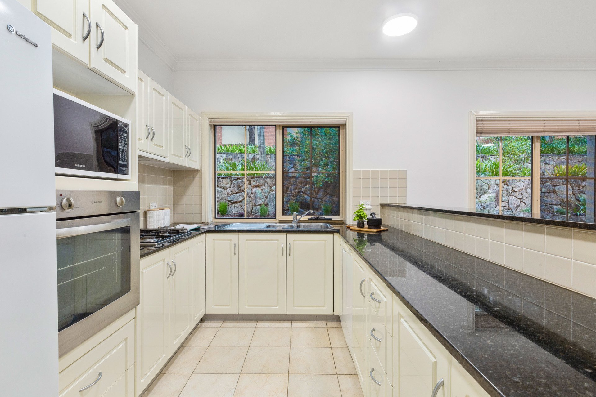 3/4 Mortimer Lewis Drive, Huntleys Cove Sold by Cassidy Real Estate - image 1