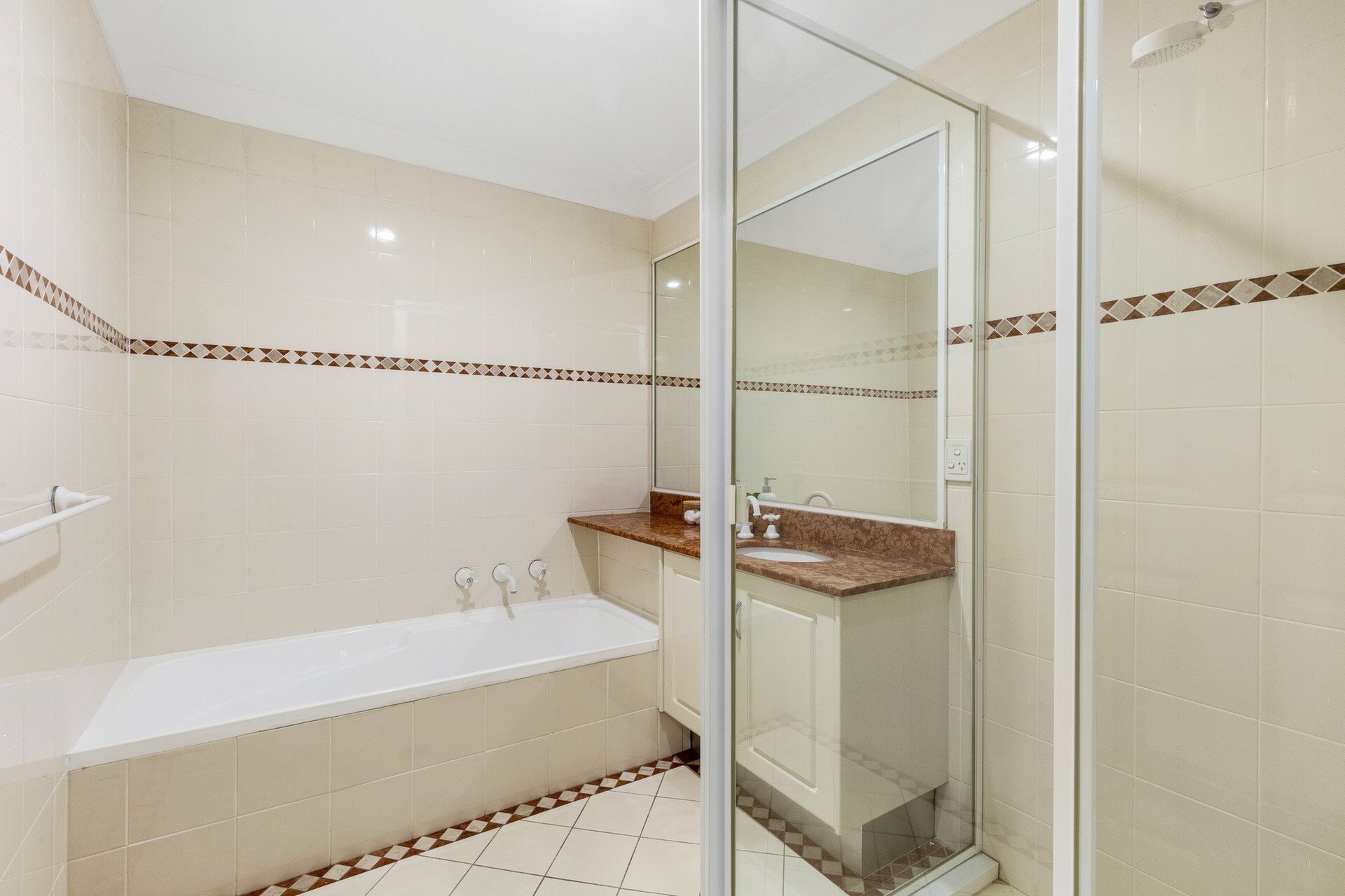 3/4 Mortimer Lewis Drive, Huntleys Cove Sold by Cassidy Real Estate - image 1