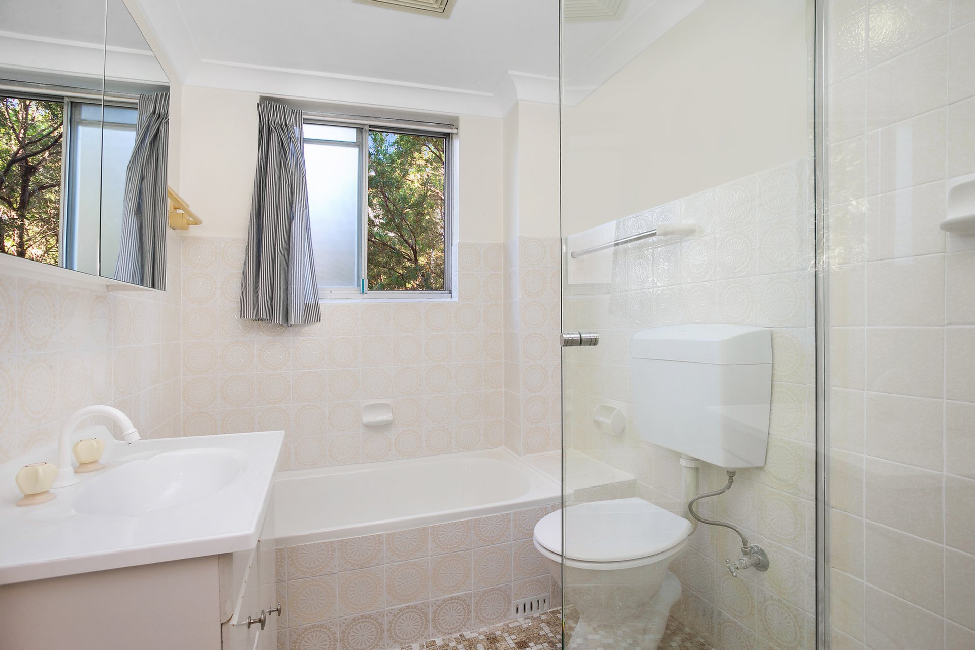 6/17 Wharf Road, Gladesville Sold by Cassidy Real Estate - image 1