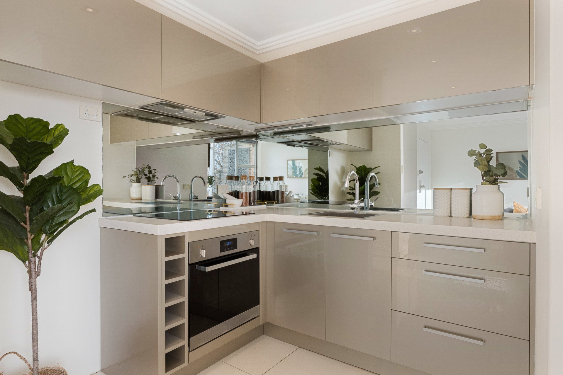 23/5 Western Crescent, Gladesville Sold by Cassidy Real Estate - image 1